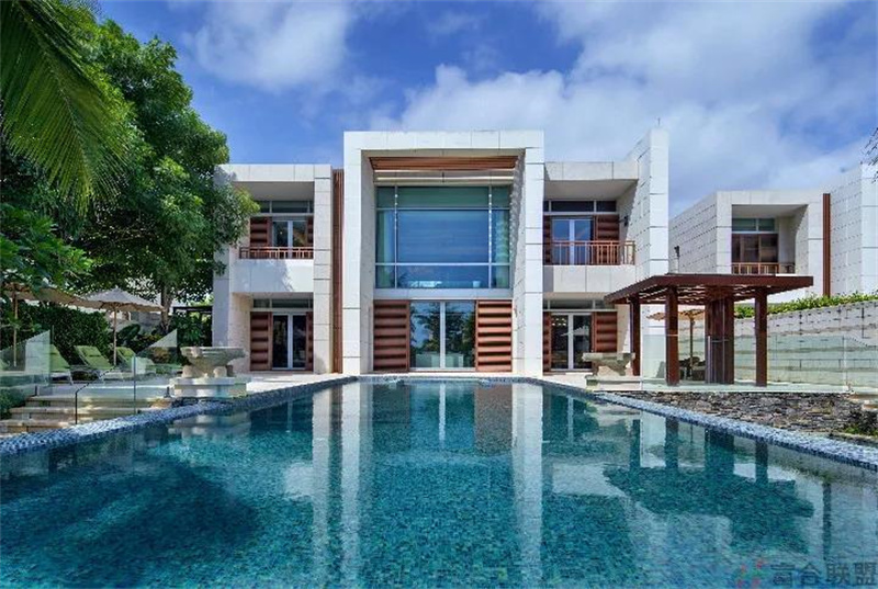 海棠湾银海项目在售别墅房源，建面459-577㎡，均价29500元/㎡